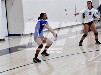 Thumbnail 2 in Riverview vs. Tampa Catholic photogallery.