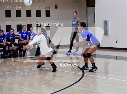 Thumbnail 2 in Riverview vs. Tampa Catholic photogallery.
