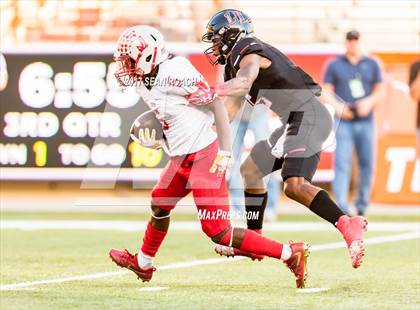 Thumbnail 3 in Lake Travis vs. Judson (UIL 6A D1 Area Playoff) photogallery.