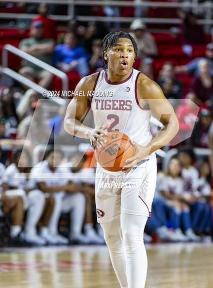 Thumbnail 1 in Silsbee vs. Hardin-Jefferson (UIL 4A Basketball Bi-District) photogallery.