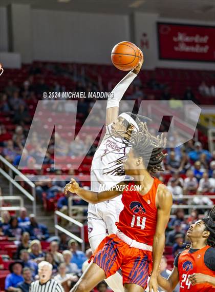 Thumbnail 1 in Silsbee vs. Hardin-Jefferson (UIL 4A Basketball Bi-District) photogallery.