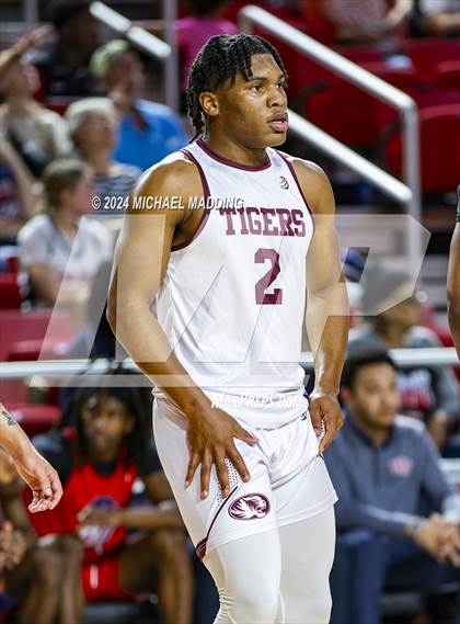 Thumbnail 1 in Silsbee vs. Hardin-Jefferson (UIL 4A Basketball Bi-District) photogallery.