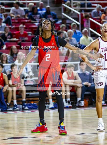 Thumbnail 3 in Silsbee vs. Hardin-Jefferson (UIL 4A Basketball Bi-District) photogallery.