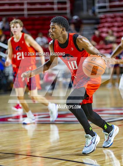 Thumbnail 3 in Silsbee vs. Hardin-Jefferson (UIL 4A Basketball Bi-District) photogallery.