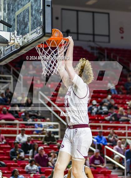 Thumbnail 3 in Silsbee vs. Hardin-Jefferson (UIL 4A Basketball Bi-District) photogallery.