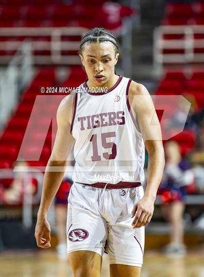 Thumbnail 1 in Silsbee vs. Hardin-Jefferson (UIL 4A Basketball Bi-District) photogallery.