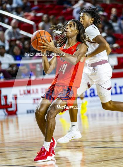 Thumbnail 3 in Silsbee vs. Hardin-Jefferson (UIL 4A Basketball Bi-District) photogallery.