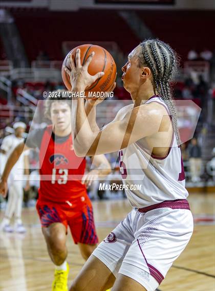 Thumbnail 3 in Silsbee vs. Hardin-Jefferson (UIL 4A Basketball Bi-District) photogallery.