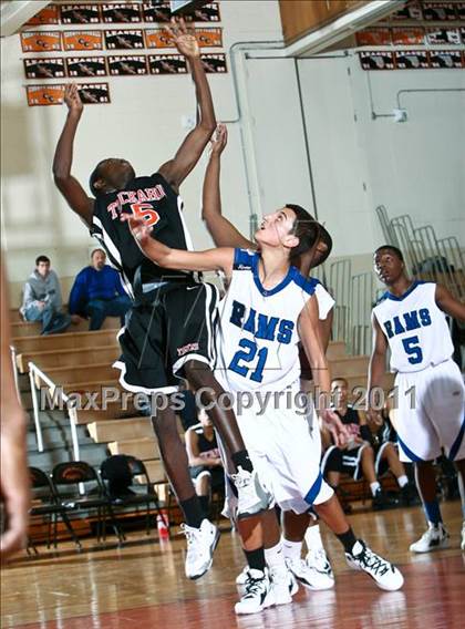 Thumbnail 2 in Tuckahoe vs. Port Chester (Harry Jefferson Holiday Showcase) photogallery.