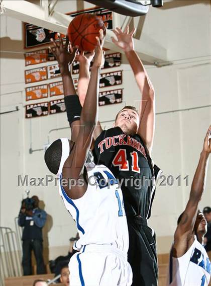 Thumbnail 1 in Tuckahoe vs. Port Chester (Harry Jefferson Holiday Showcase) photogallery.