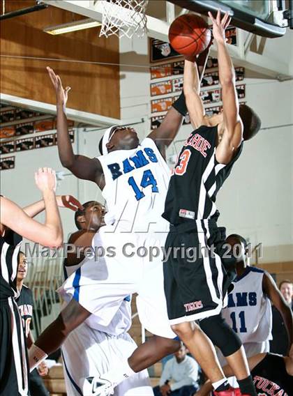 Thumbnail 2 in Tuckahoe vs. Port Chester (Harry Jefferson Holiday Showcase) photogallery.