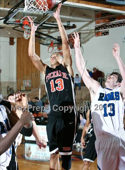 Thumbnail 3 in Tuckahoe vs. Port Chester (Harry Jefferson Holiday Showcase) photogallery.