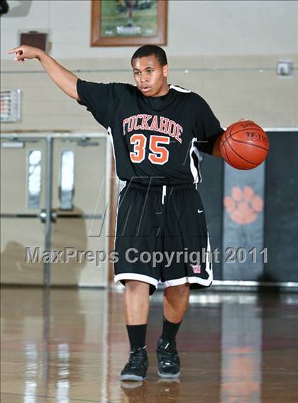 Thumbnail 3 in Tuckahoe vs. Port Chester (Harry Jefferson Holiday Showcase) photogallery.