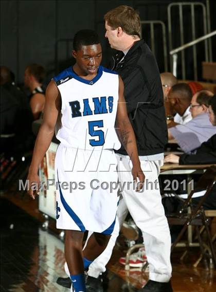 Thumbnail 2 in Tuckahoe vs. Port Chester (Harry Jefferson Holiday Showcase) photogallery.