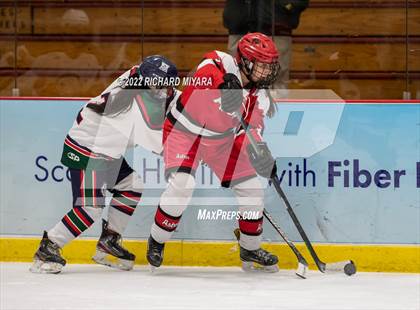 Thumbnail 3 in Pinkerton vs St. Thomas-Dover-Winnacunnet (NHIAA Semifinal) photogallery.