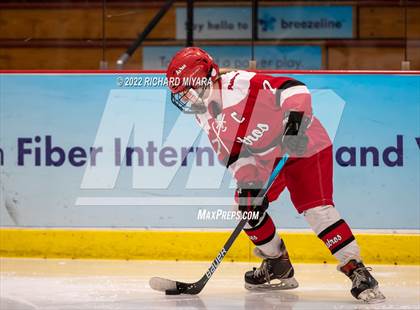 Thumbnail 2 in Pinkerton vs St. Thomas-Dover-Winnacunnet (NHIAA Semifinal) photogallery.
