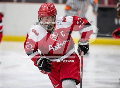 Thumbnail 3 in Pinkerton vs St. Thomas-Dover-Winnacunnet (NHIAA Semifinal) photogallery.
