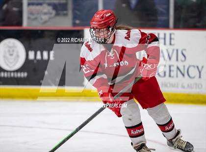 Thumbnail 2 in Pinkerton vs St. Thomas-Dover-Winnacunnet (NHIAA Semifinal) photogallery.