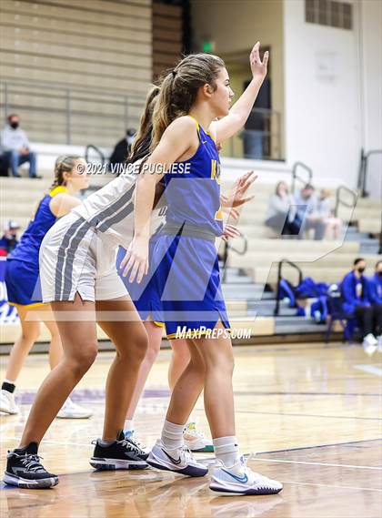 Thumbnail 1 in Kelso vs Olympia photogallery.