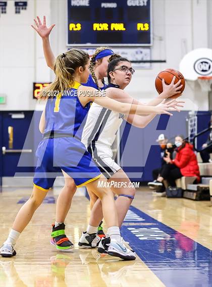 Thumbnail 2 in Kelso vs Olympia photogallery.