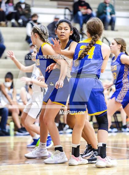 Thumbnail 1 in Kelso vs Olympia photogallery.