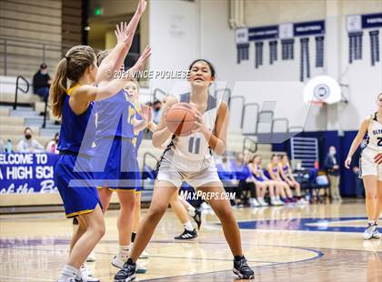 Thumbnail 1 in Kelso vs Olympia photogallery.