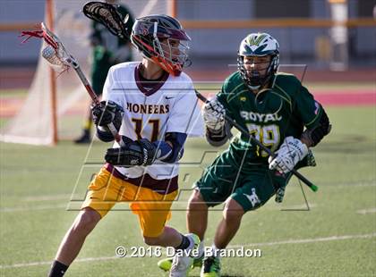 Thumbnail 3 in Royal @ Simi Valley photogallery.