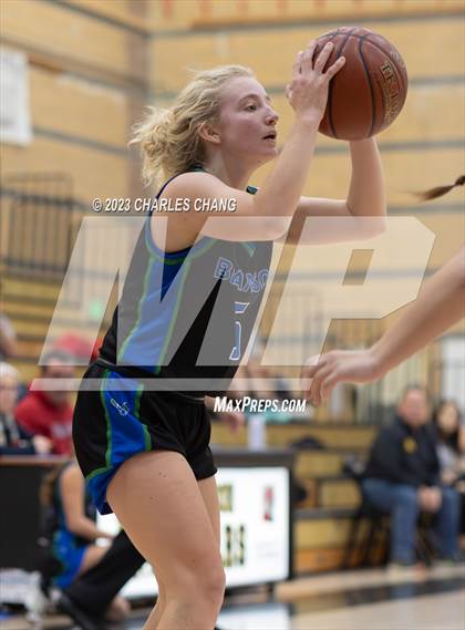 Thumbnail 3 in Branson vs Windsor (Windsor Holiday Classic) photogallery.