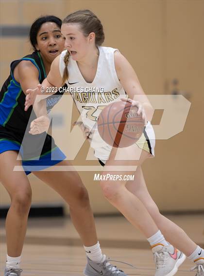 Thumbnail 3 in Branson vs Windsor (Windsor Holiday Classic) photogallery.