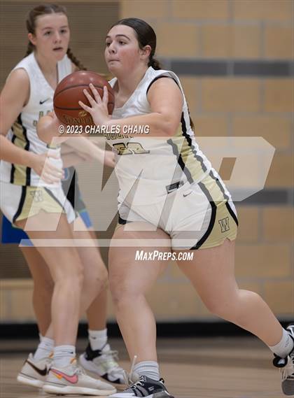 Thumbnail 3 in Branson vs Windsor (Windsor Holiday Classic) photogallery.