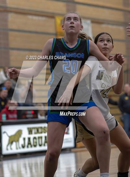 Thumbnail 3 in Branson vs Windsor (Windsor Holiday Classic) photogallery.