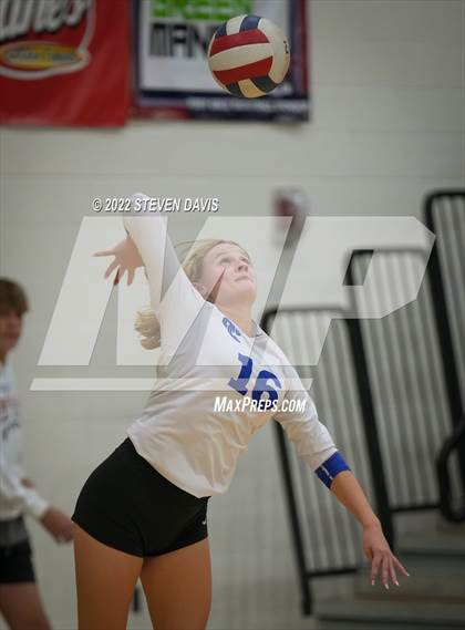 Thumbnail 2 in O'Connor @ Perry (AIA 6A Quarterfinals) photogallery.