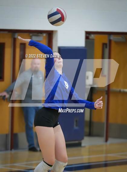 Thumbnail 2 in O'Connor @ Perry (AIA 6A Quarterfinals) photogallery.