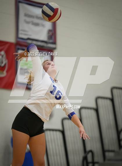 Thumbnail 2 in O'Connor @ Perry (AIA 6A Quarterfinals) photogallery.