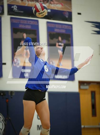 Thumbnail 1 in O'Connor @ Perry (AIA 6A Quarterfinals) photogallery.