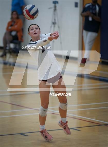Thumbnail 2 in O'Connor @ Perry (AIA 6A Quarterfinals) photogallery.