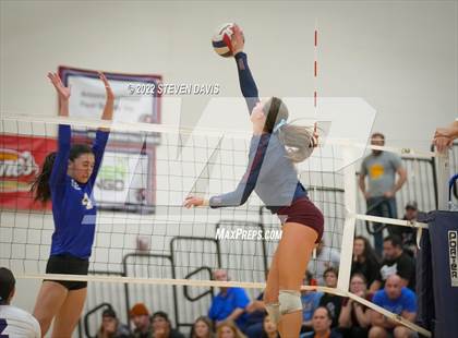 Thumbnail 1 in O'Connor @ Perry (AIA 6A Quarterfinals) photogallery.