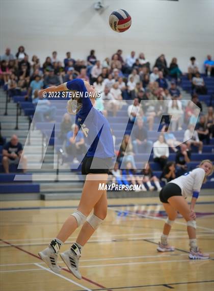 Thumbnail 2 in O'Connor @ Perry (AIA 6A Quarterfinals) photogallery.