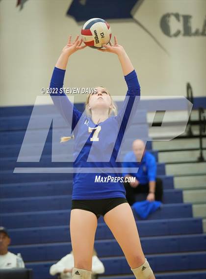 Thumbnail 3 in O'Connor @ Perry (AIA 6A Quarterfinals) photogallery.
