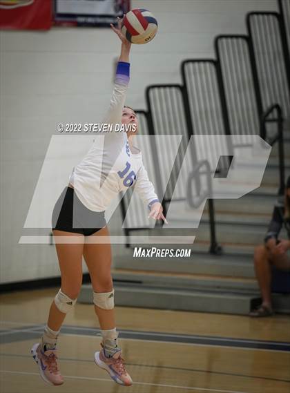 Thumbnail 3 in O'Connor @ Perry (AIA 6A Quarterfinals) photogallery.