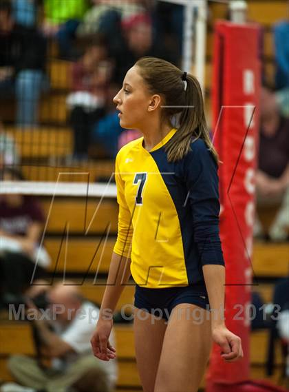 Thumbnail 1 in RHAM vs. Farmington (CIAC Class L Final) photogallery.