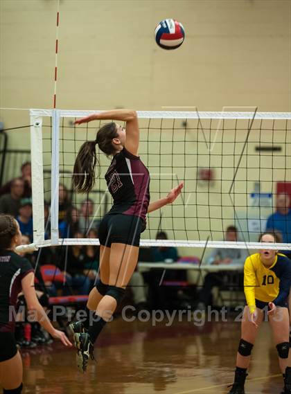 Thumbnail 1 in RHAM vs. Farmington (CIAC Class L Final) photogallery.