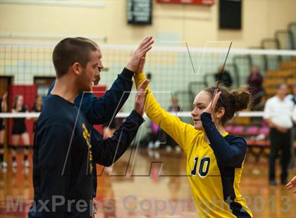 Thumbnail 3 in RHAM vs. Farmington (CIAC Class L Final) photogallery.