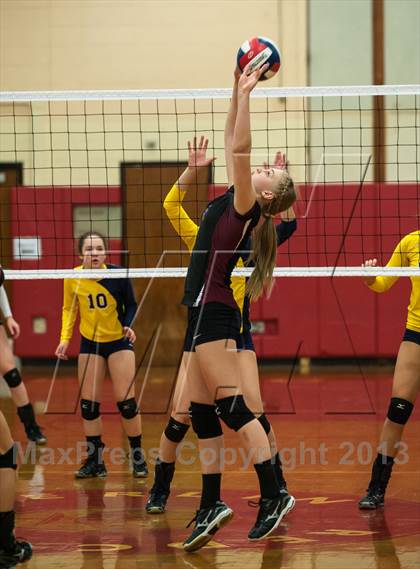 Thumbnail 3 in RHAM vs. Farmington (CIAC Class L Final) photogallery.