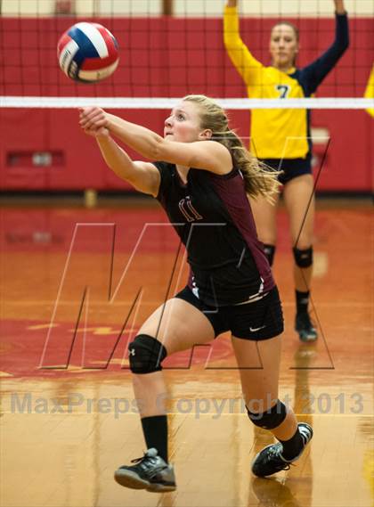 Thumbnail 1 in RHAM vs. Farmington (CIAC Class L Final) photogallery.