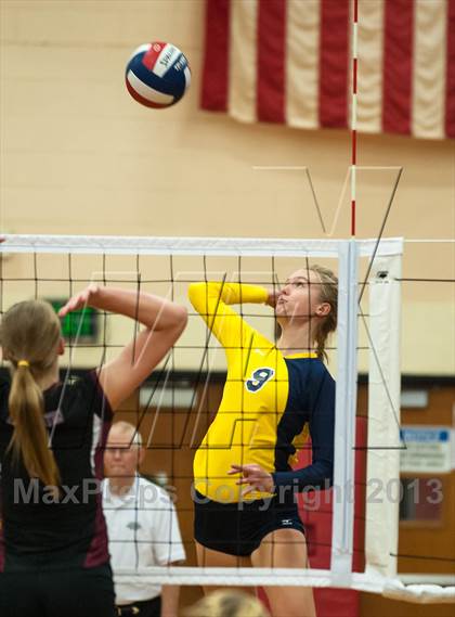 Thumbnail 3 in RHAM vs. Farmington (CIAC Class L Final) photogallery.