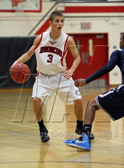 Thumbnail 2 in Bella Vista vs Rosemont (Bronco Roundup) photogallery.