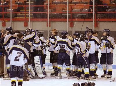 Thumbnail 2 in Sweet Home vs Thousand Islands (NYSPHSAA D2 Semifinals) photogallery.