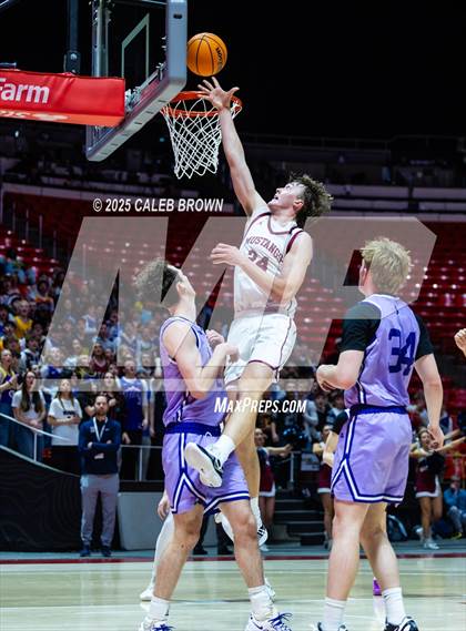 Thumbnail 1 in Herriman vs. Lehi (UHSAA 6A Quarterfinal) photogallery.