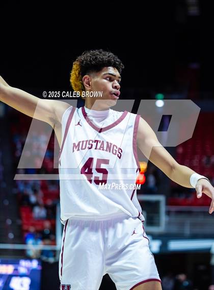 Thumbnail 3 in Herriman vs. Lehi (UHSAA 6A Quarterfinal) photogallery.